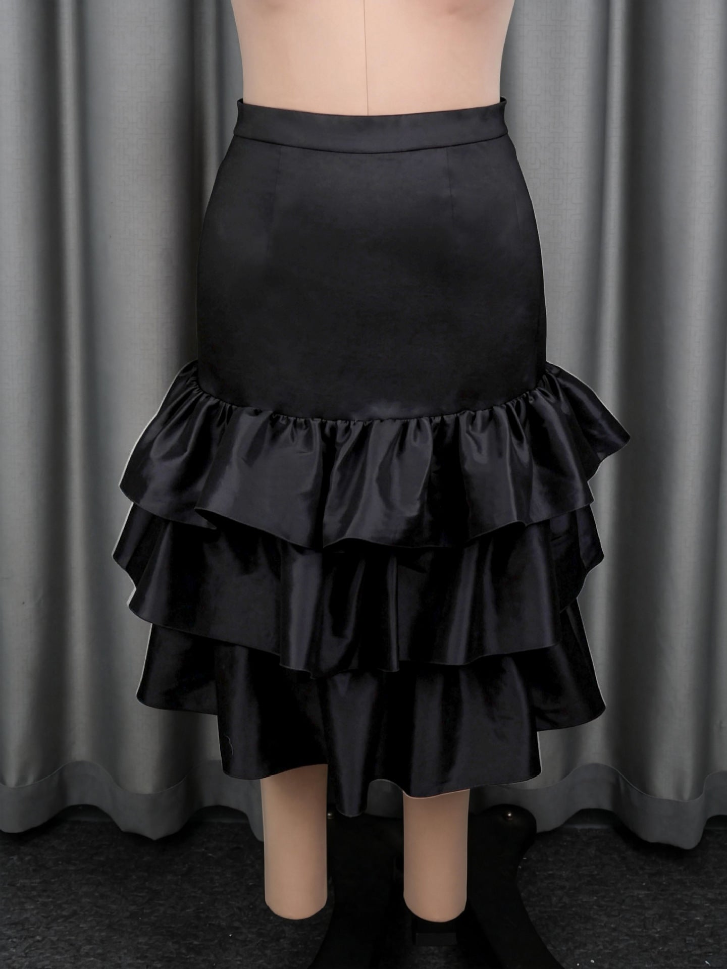 High waisted ruffled skirt